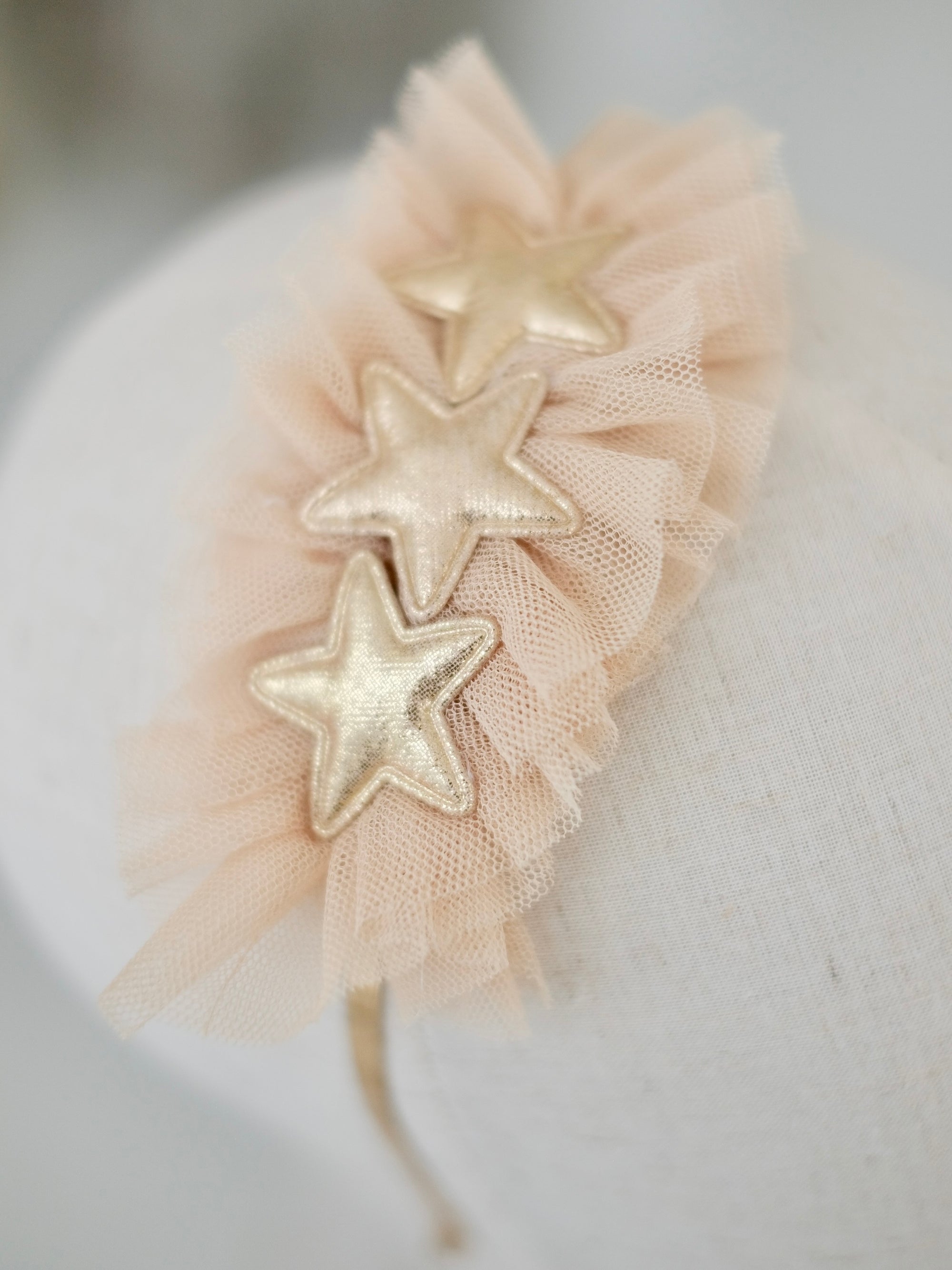 Ruffle Star Headband in Golden Champagne